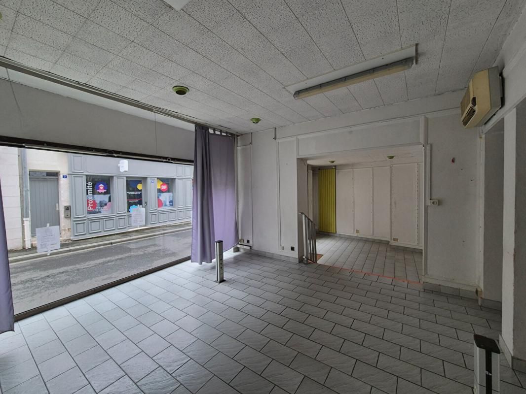 ROMORANTIN-LANTHENAY Ensemble immobilier 250 m² - Local commercial et deux logements - Hyper centre de Romorantin 4