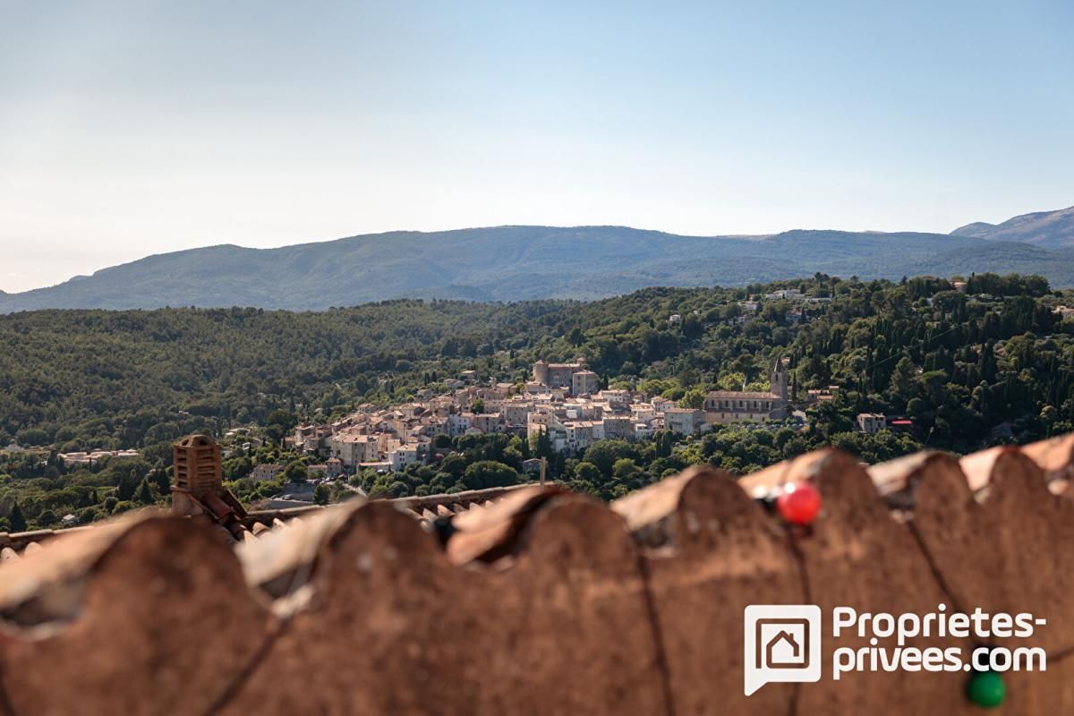MONTAUROUX Maison de village avec terrasse et magnifique vue dégagée 2