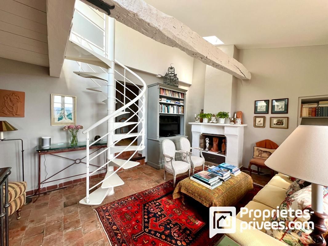 CALLIAN Authentique maison de village 4 pièces 2