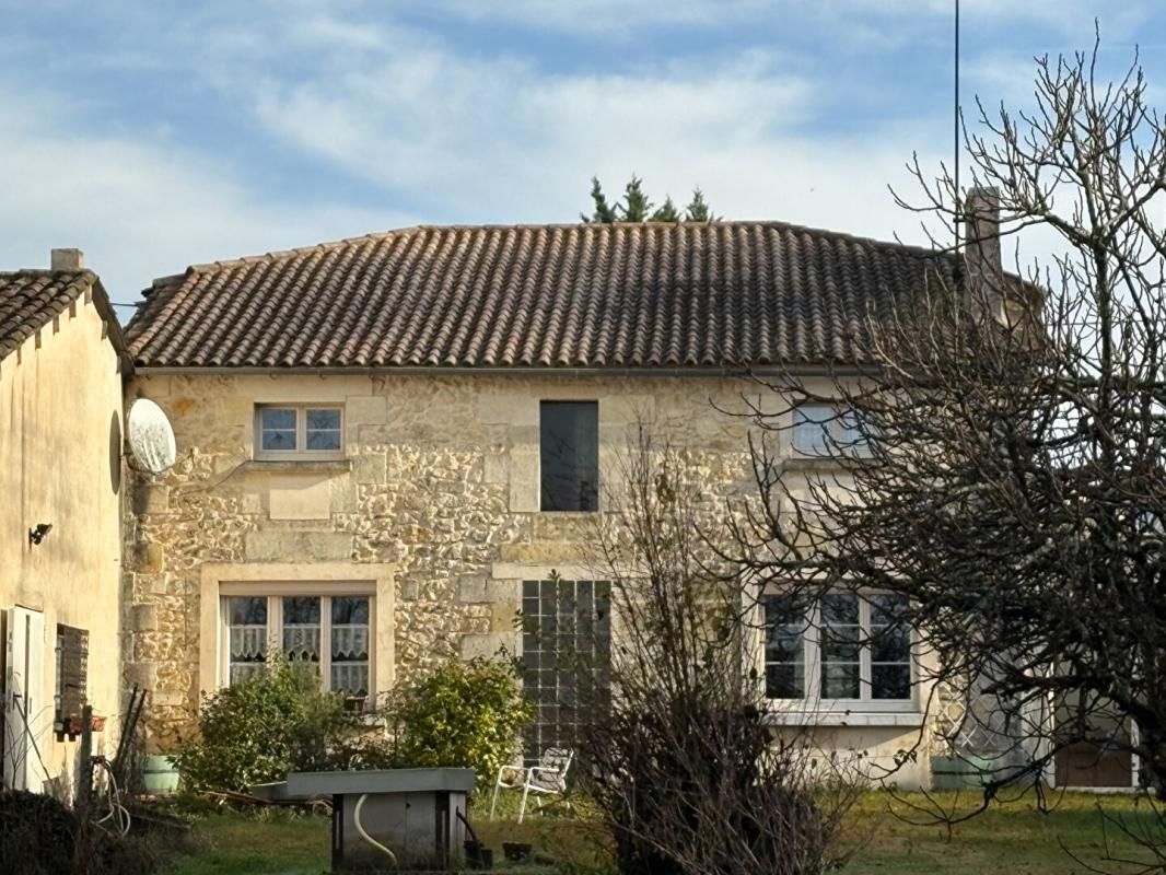 Targon : Charme de la pierre et potentiel exceptionnel 5 pièces 232m2