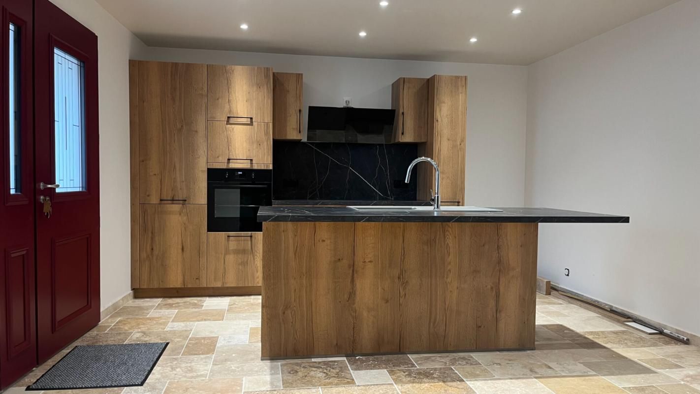 NEUILLE-PONT-PIERRE Maison Neuille Pont Pierre 5 pièce(s) 116 m2 2