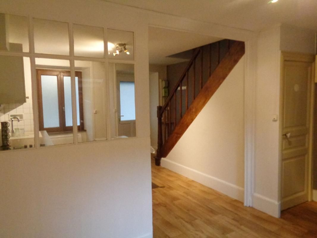 LANGEAC Langeac(43), maison de ville de 60 m2 habitables, 2 chambres 3