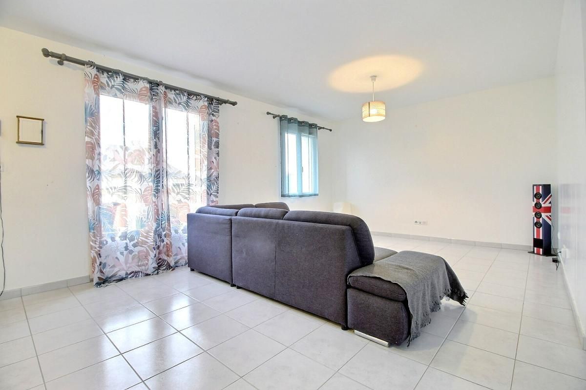 TOURY Maison de plain-pied de 5 pièces, 4 chambres avec jardin clos 3