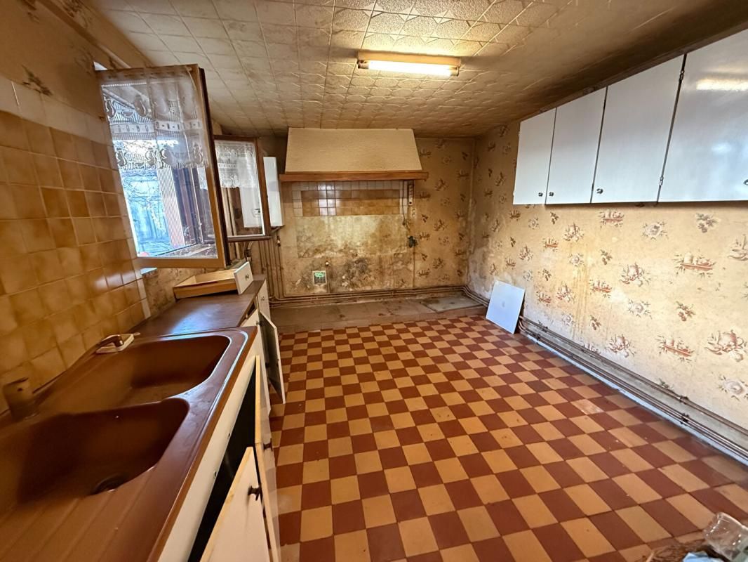 YZEURE Maison Yzeure 3 pièce(s) 74 m2 + jardinet 2