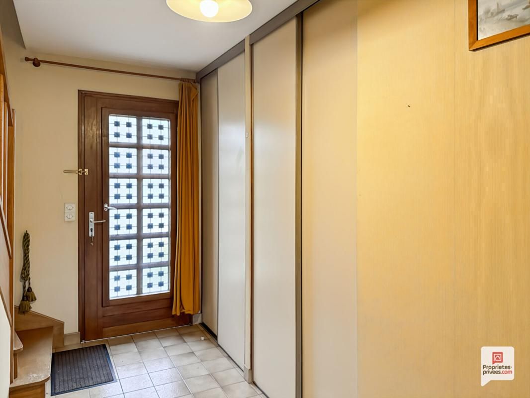 SABLE-SUR-SARTHE Maison Sable Sur Sarthe 6 pièce(s) 137 m2 2