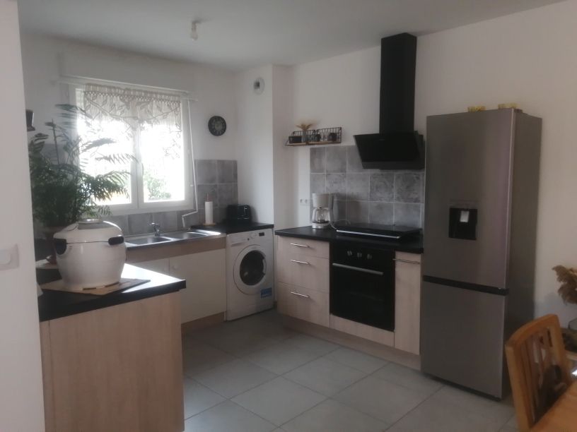 CLERMONT-L'HERAULT Superbe appartement T3 64 m² RDJ 110m² 2