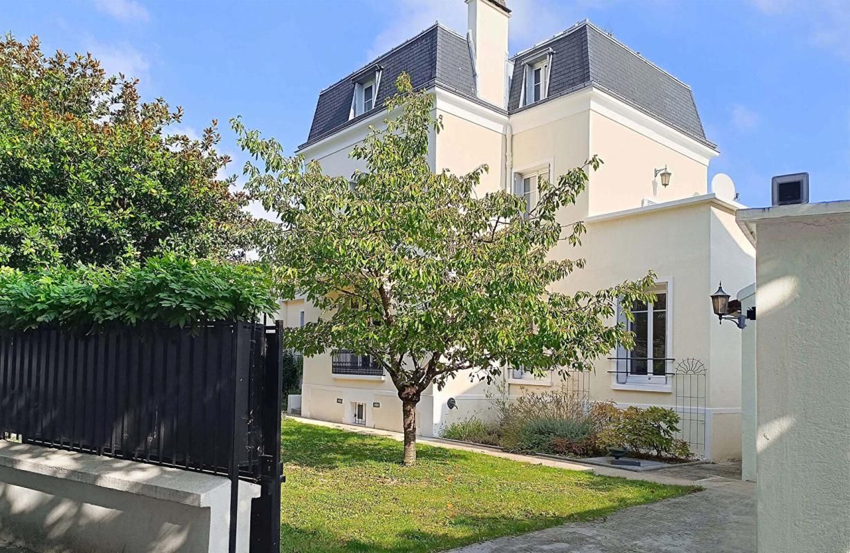 Maison Familiale proche RER A 10 pièces 240m² NEUILLY-PLAISANCE (93360)