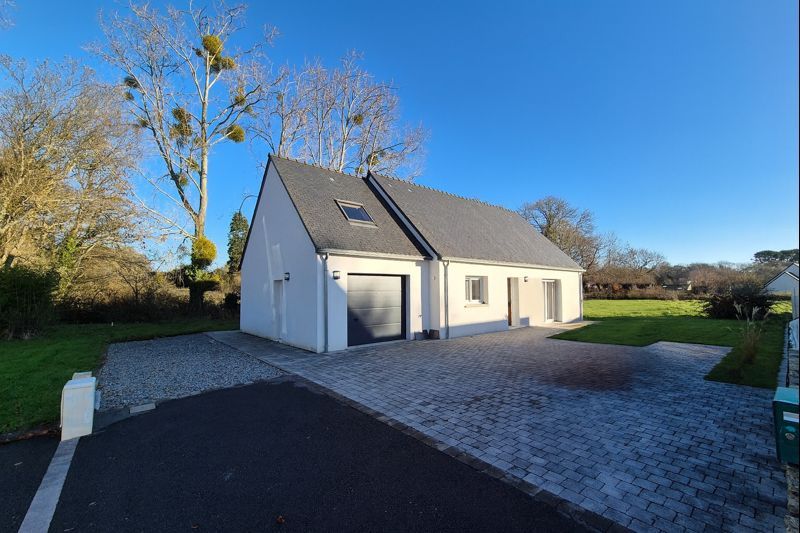 MOELAN-SUR-MER Maison récente PLAIN-PIED de 79 m2 habitable avec un grand potentiel de surface supplémentaire en habitable ? Moëlan-Sur-Mer à proximité du centre ? 7 min des plages de Kerfany et de Trenez 2