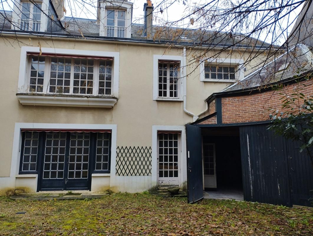 CHATEAUDUN Hotel particulier Chateaudun 14 pièce(s) 420 m2 2