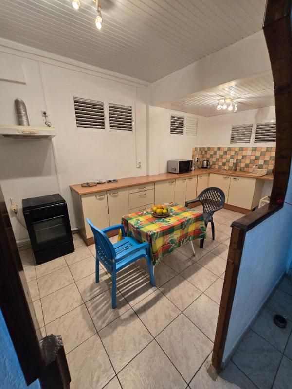 FORT-DE-FRANCE Maison Fort De France 7 pièce(s) 3