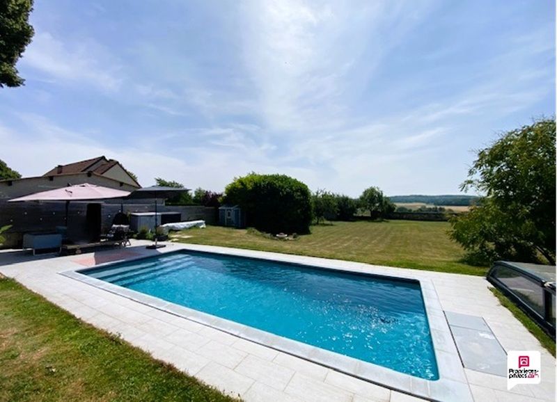 AVERNES (95450) AVERNES, Maison de village, 8 pièce(s) 162 m2, 6 chambres, grand jardin, piscine, garage 4