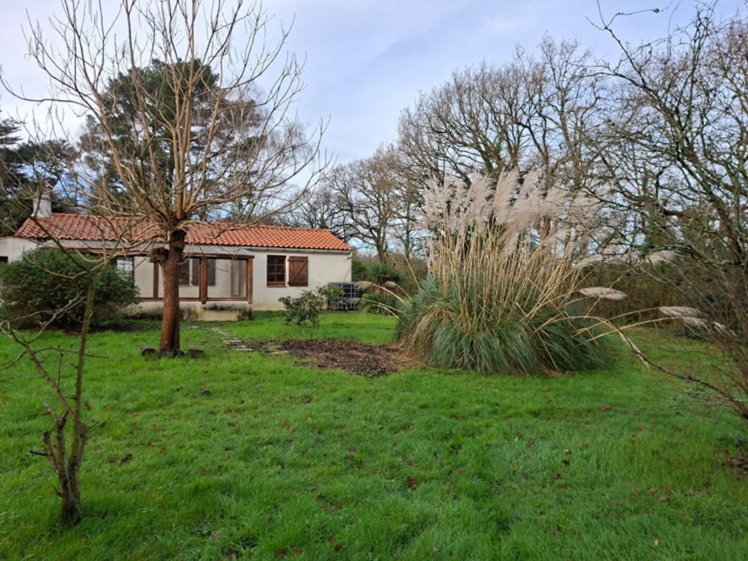 SAINT-GERVAIS Maison à rénover sur grand terrain arboré - Saint-Gervais 1