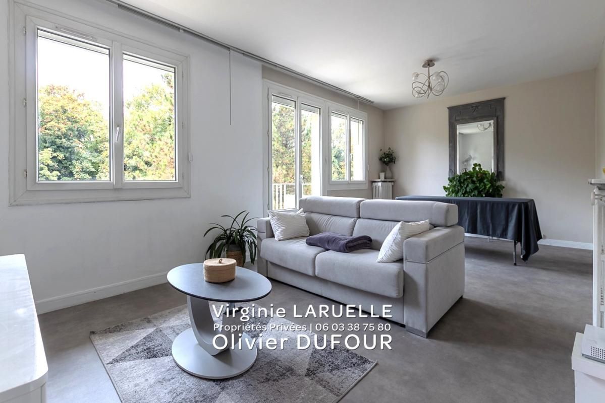 ROUEN ROUEN Appartement avec balcon 2 chambres cave et place parking + garage 1