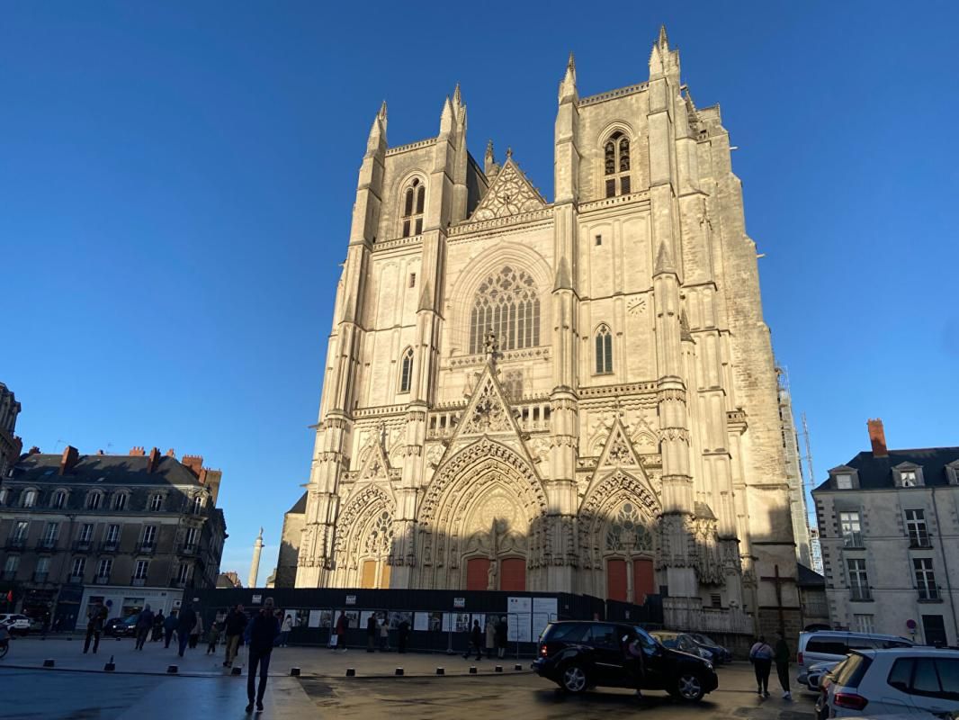 NANTES 44000 NANTES - PROCHE CATHEDRALE - LOCAL COMMERCIAL 60 M² A LOUER 3