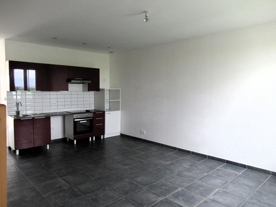 MAISON DE VILLE 3 PIECES-- CREPY-EN -VALOIS 60800