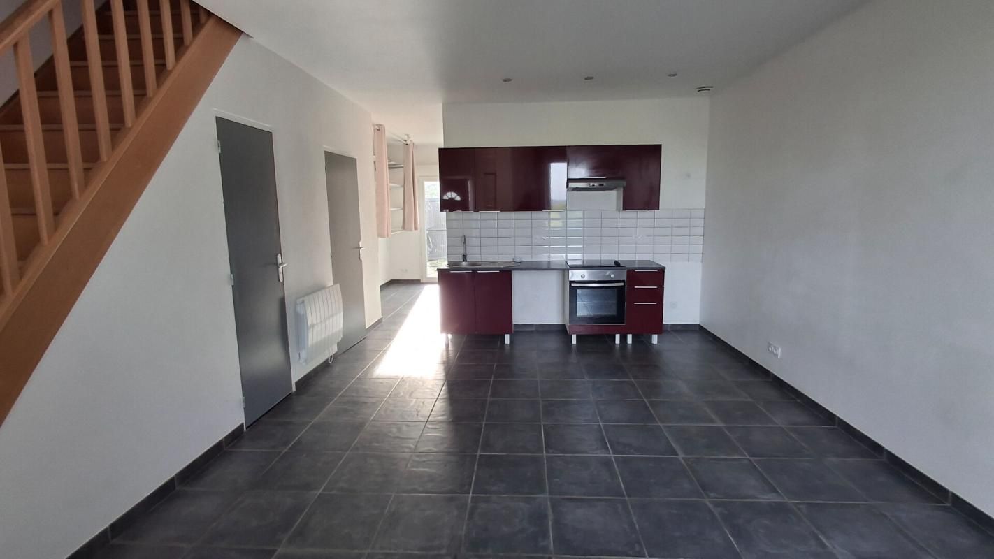 CREPY-EN-VALOIS MAISON DE VILLE 3 PIECES-- CREPY-EN -VALOIS 60800 3