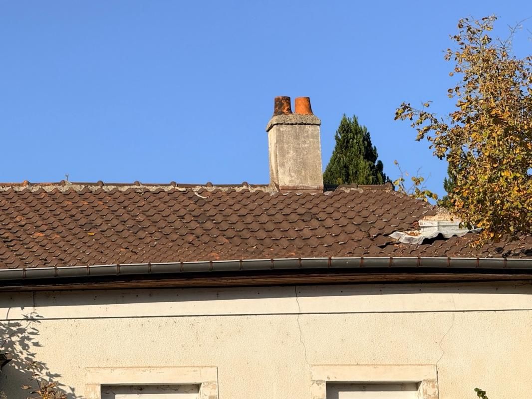 ARNAVILLE SUCCESSION VACANTE ! Opportunité rare pour les professionnels du bâtiment : Maison à rénover 5 pièces 131 m2 à Arnaville 2