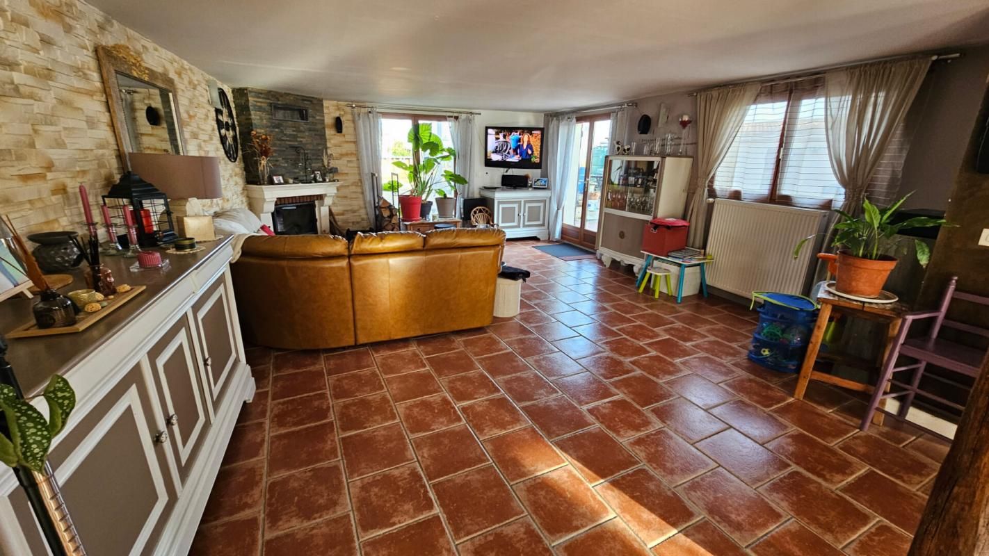 HOUDAN Houdan proche / CCPH / Maison 114 m2 / 4 chambres 3