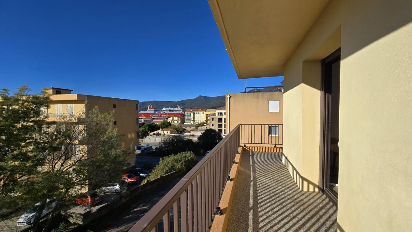 PROPRIANO Propriano centre, Appartement  4 pièce(s) 105.58 m2 balcon 30 m2 1