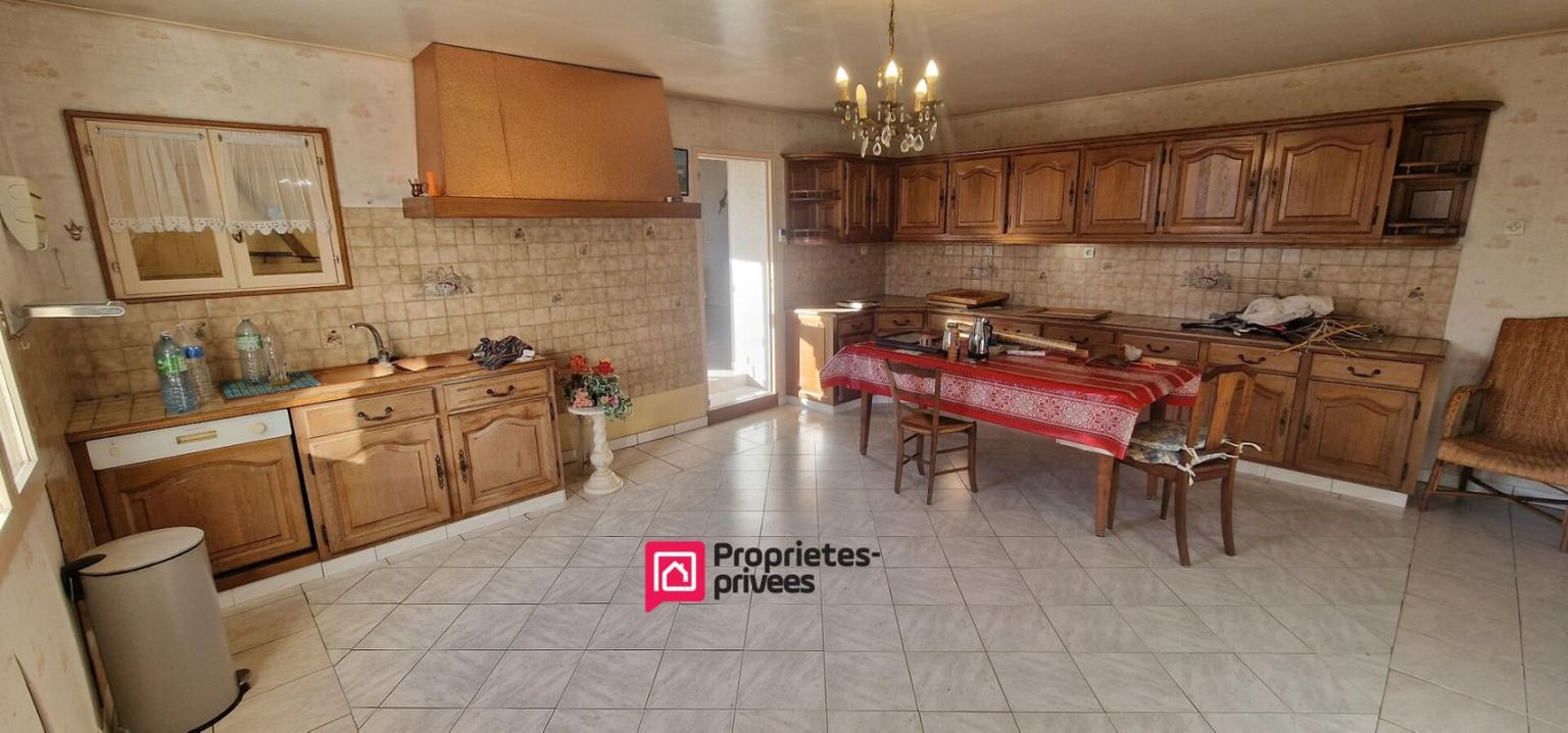 CHATEAUVIEUX Longère de plain-pied - 124 m² - 5 pièces dont 2/3 chambres - dépendances 2