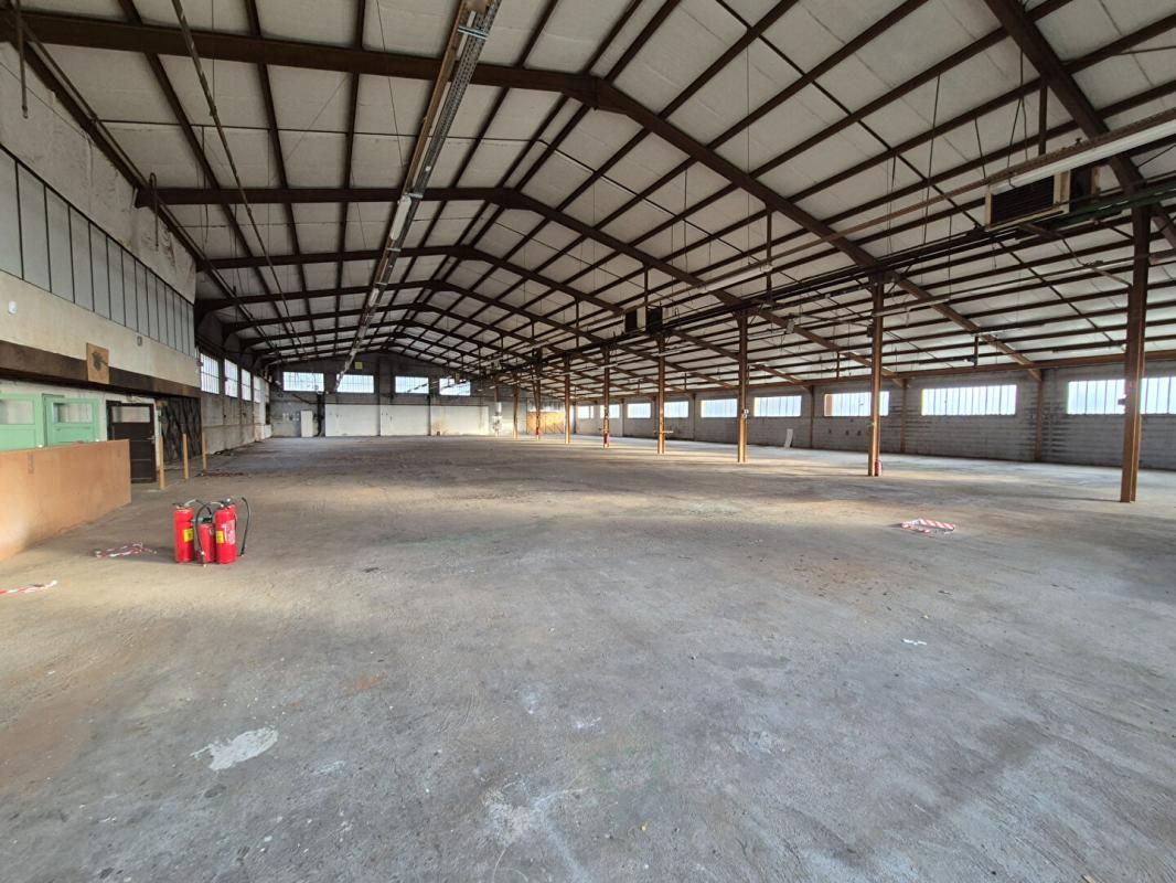 MALEMORT-SUR-CORREZE 19360 MALEMORT - Local d'activité Malemort 2100 m² 2