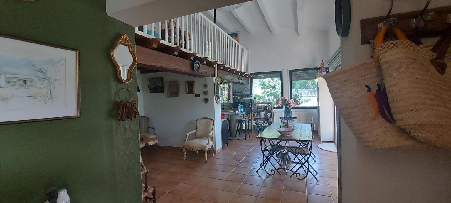 GARD. 30.NIMES. La Cigale. Belle maison de 119 m2 sur terrain arboré de 1250 m² avec piscine quartier Cigale