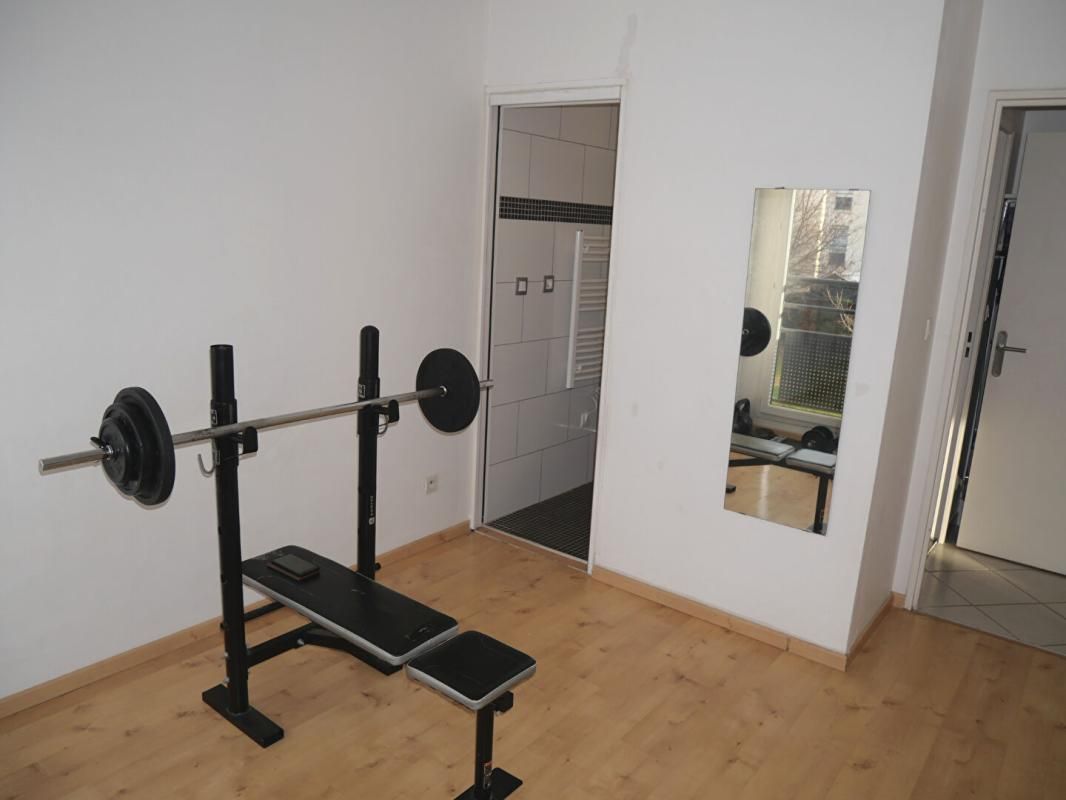 MEYZIEU DUPLEX T4 TERRASSE GARAGE ET PARKING PRIVATIF 4