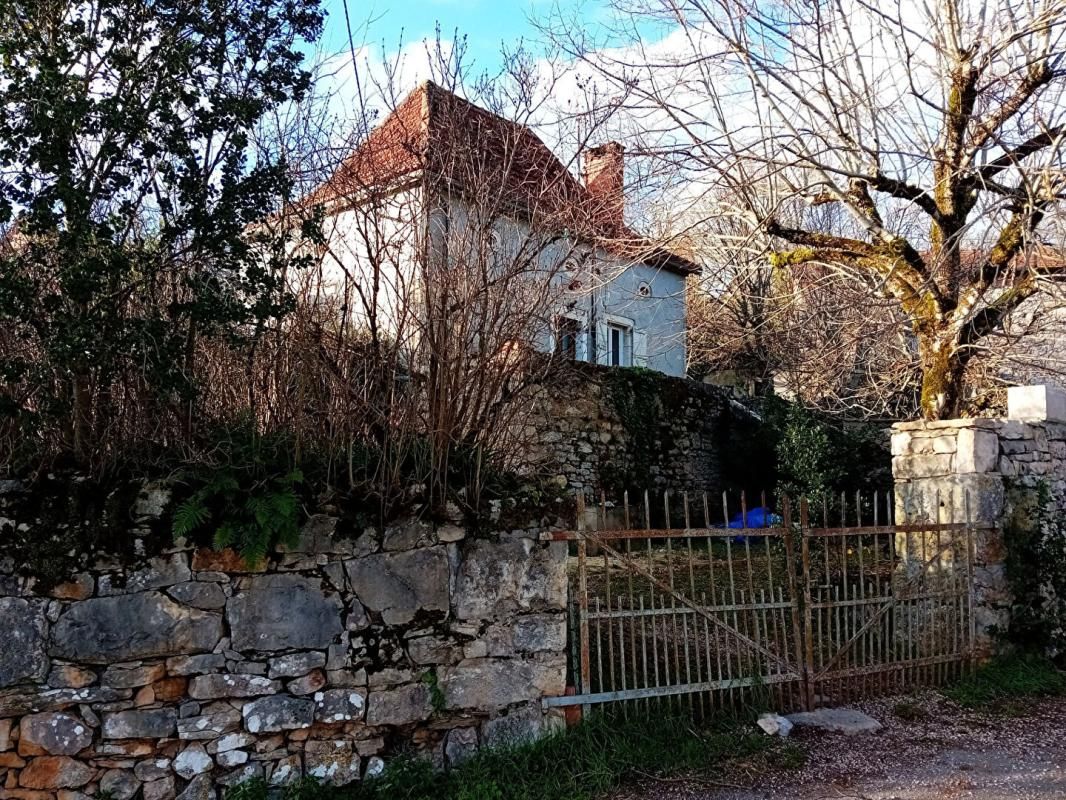 CAJARC 2 Maisons de village  4 pièces 78 m2 et grange 1