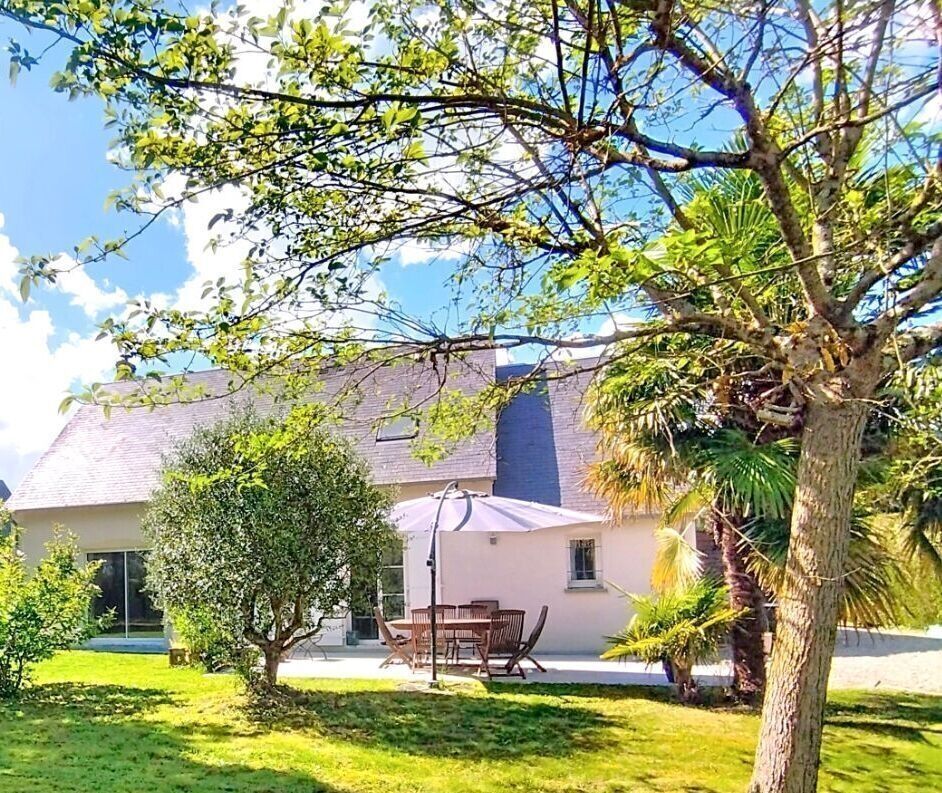 CHARENTILLY Maison familiale de 4 chambres de 142m² 2