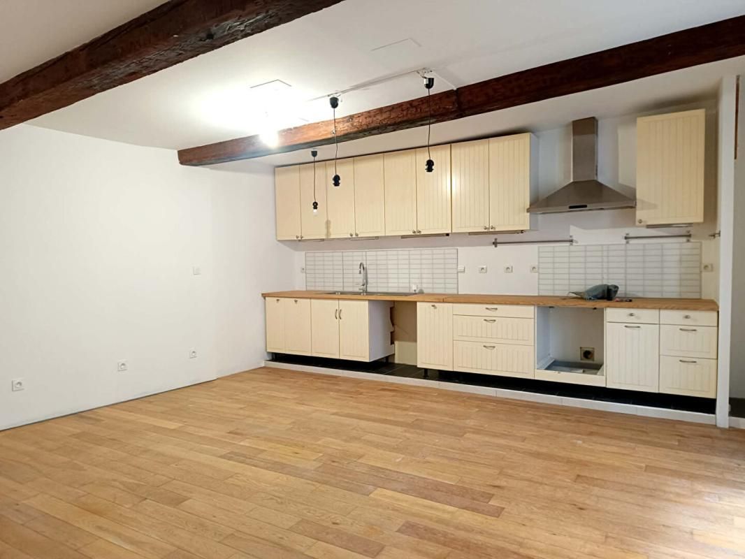 SAINT-CHAMAS Maison de village de 170 m2 1