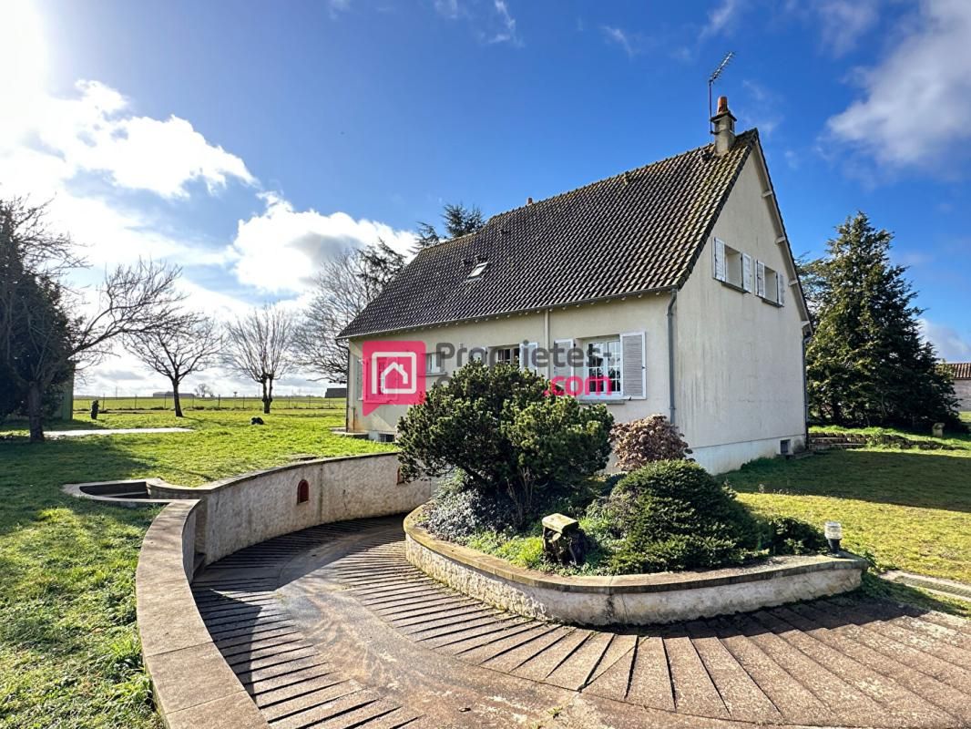 CHINON Maison proche CHINON 7 pièce(s) 162 m2 - Terrain 2500m2 2