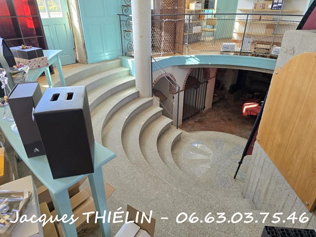 LONGUE-JUMELLES Immeuble Longue Jumelles 1 pièce(s) 150 m2 4