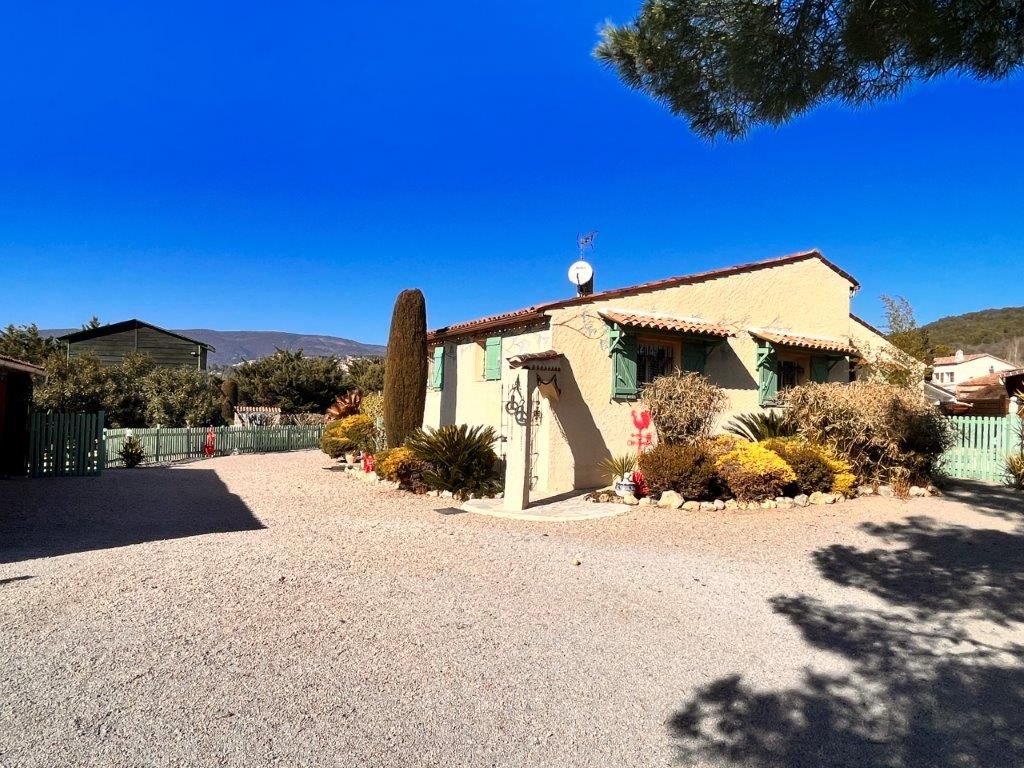 MONTAUROUX propriété de 7 pièces piscine-lagon sur tourrettes 2