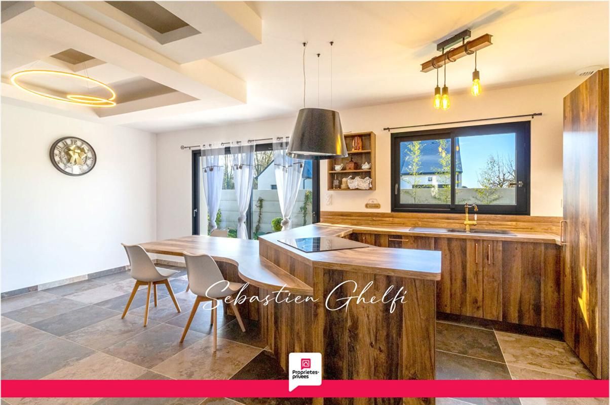 CONTRES belle maison de plain-pied à pieds des commerces-3 chambres- garage 4