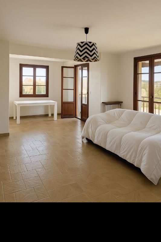 MARSEILLE-12E-ARRONDISSEMENT Maison de 289 m2 comprenant 3 appartements 3