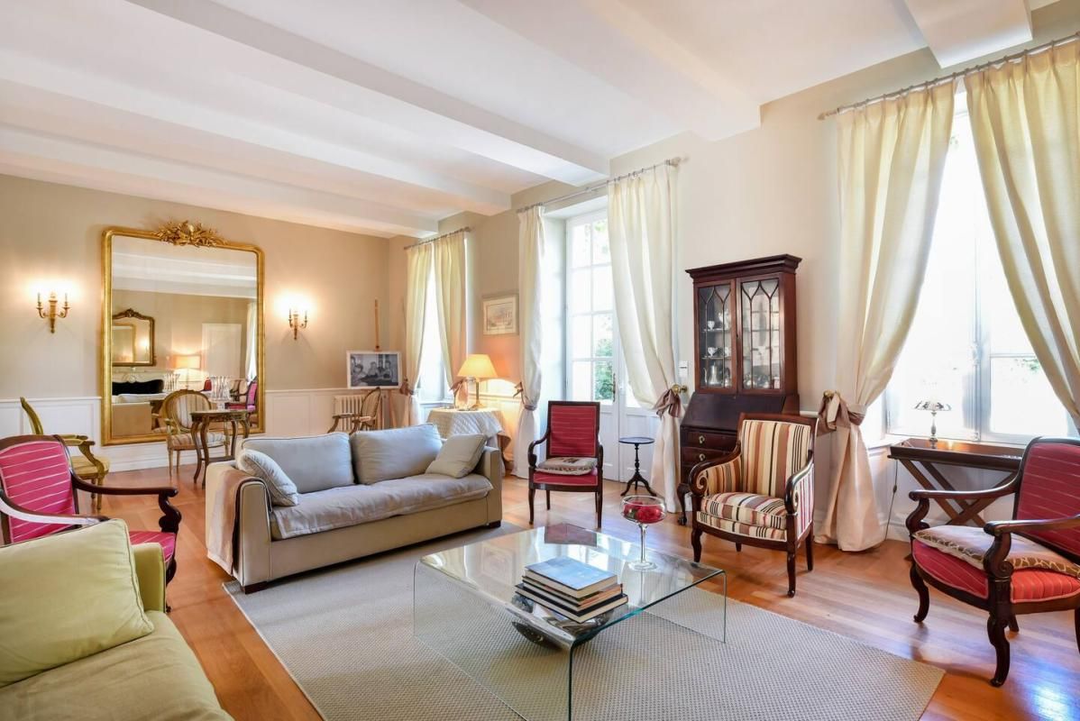 LATRESNE Bordeaux Rive droite Demeure de prestige 12 pièce(s) 450 m2 2