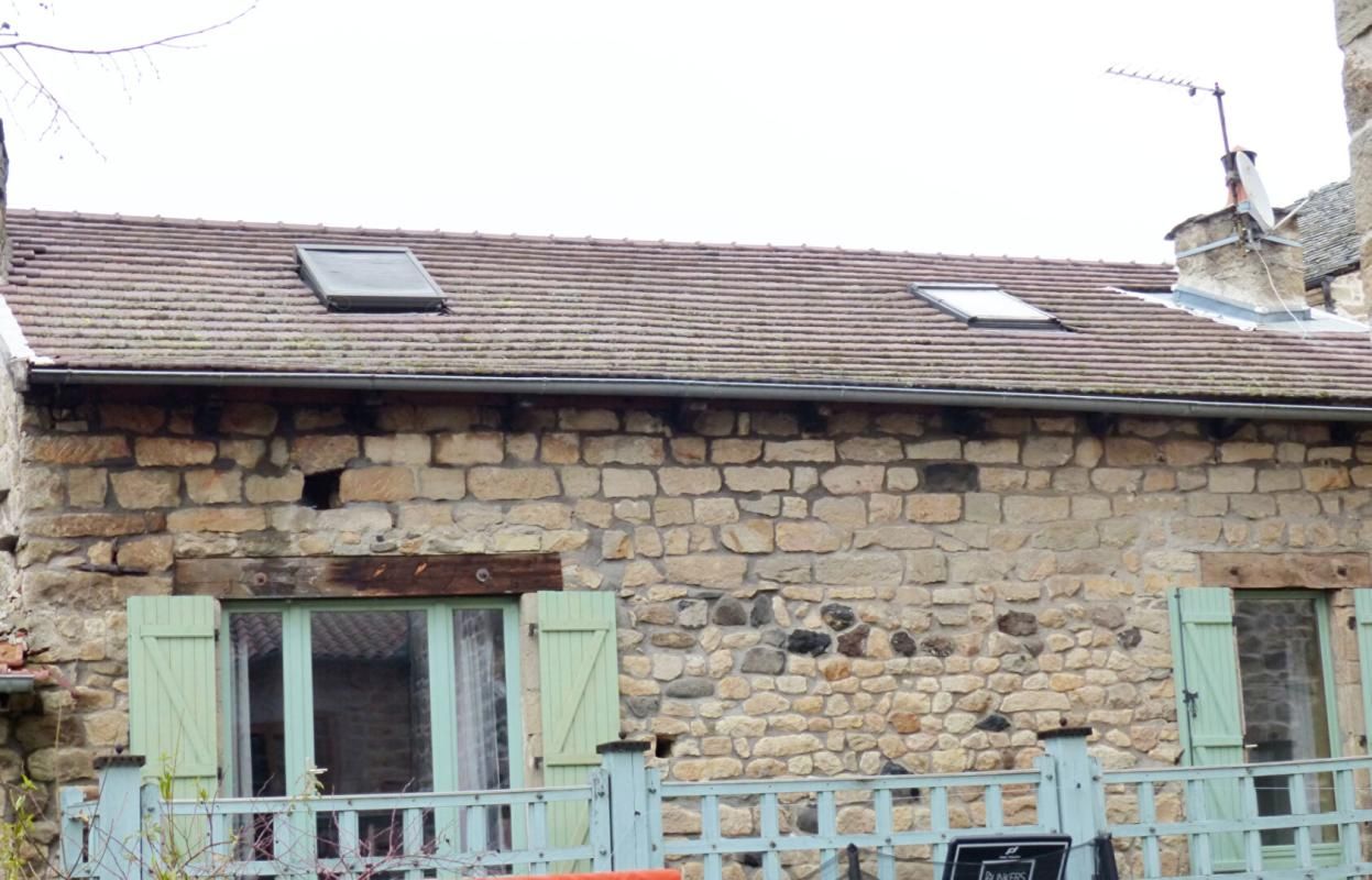 SAINT-JULIEN-CHAPTEUIL Jolie maison en pierre de 159 m² à Saint-Julien Chapteuil 1