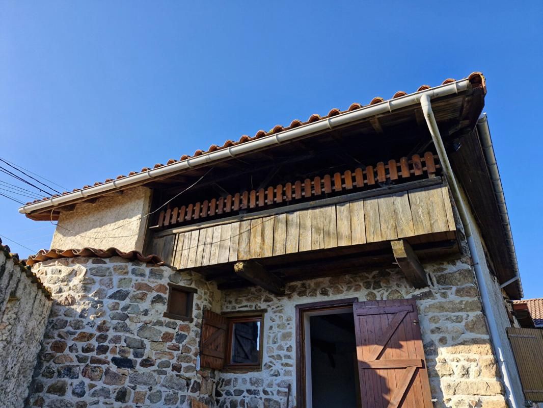 SAINT-JUST-EN-CHEVALET ST JUST EN CHEVALET - TENEMENT IMMOBILIER 2