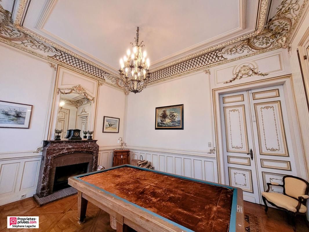 BETHUNE Demeure de prestige Bethune 12 pièce(s) 360 m2 avec terrain de 1.300m² 2