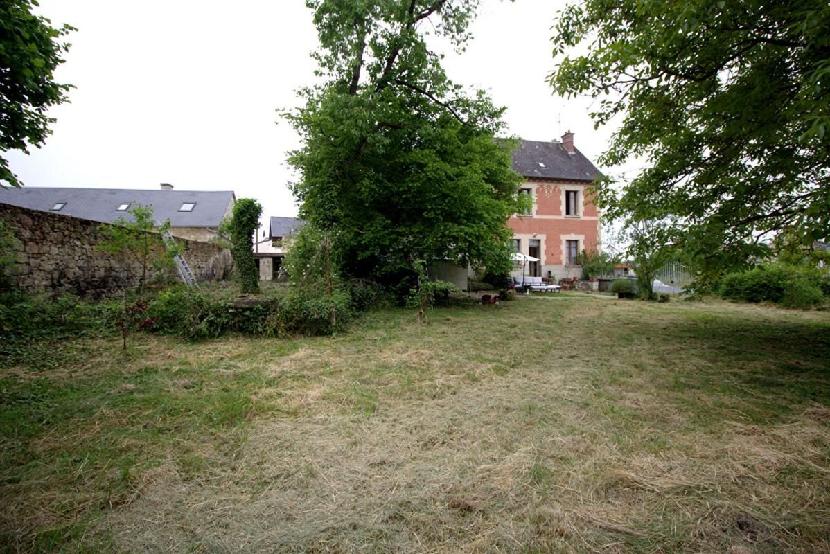 SOISSONS Ancien prieuré de 1865 - Charme, espace et potentiel à 10 min de Soissons 3