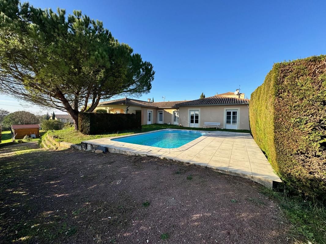PLASSAC Maison Plassac 4 pièce(s) 235 m2 3