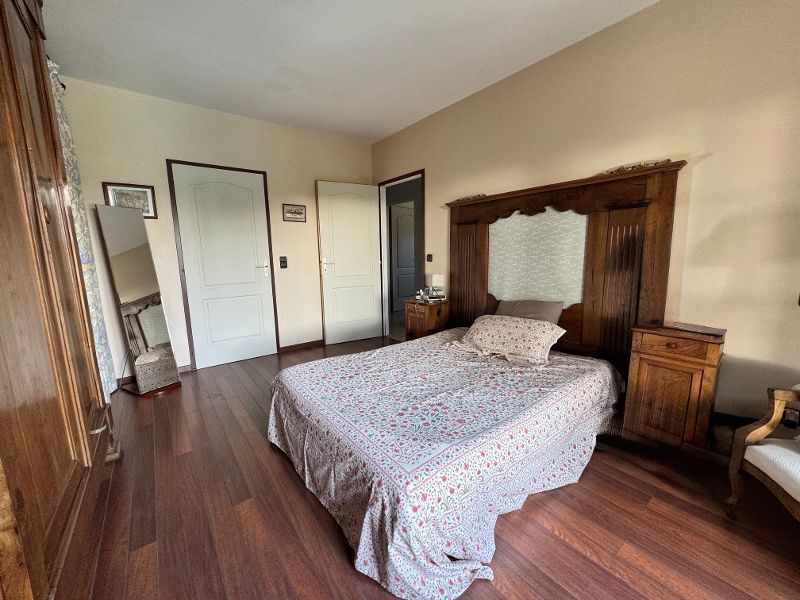 PLASSAC Maison Plassac 4 pièce(s) 235 m2 4