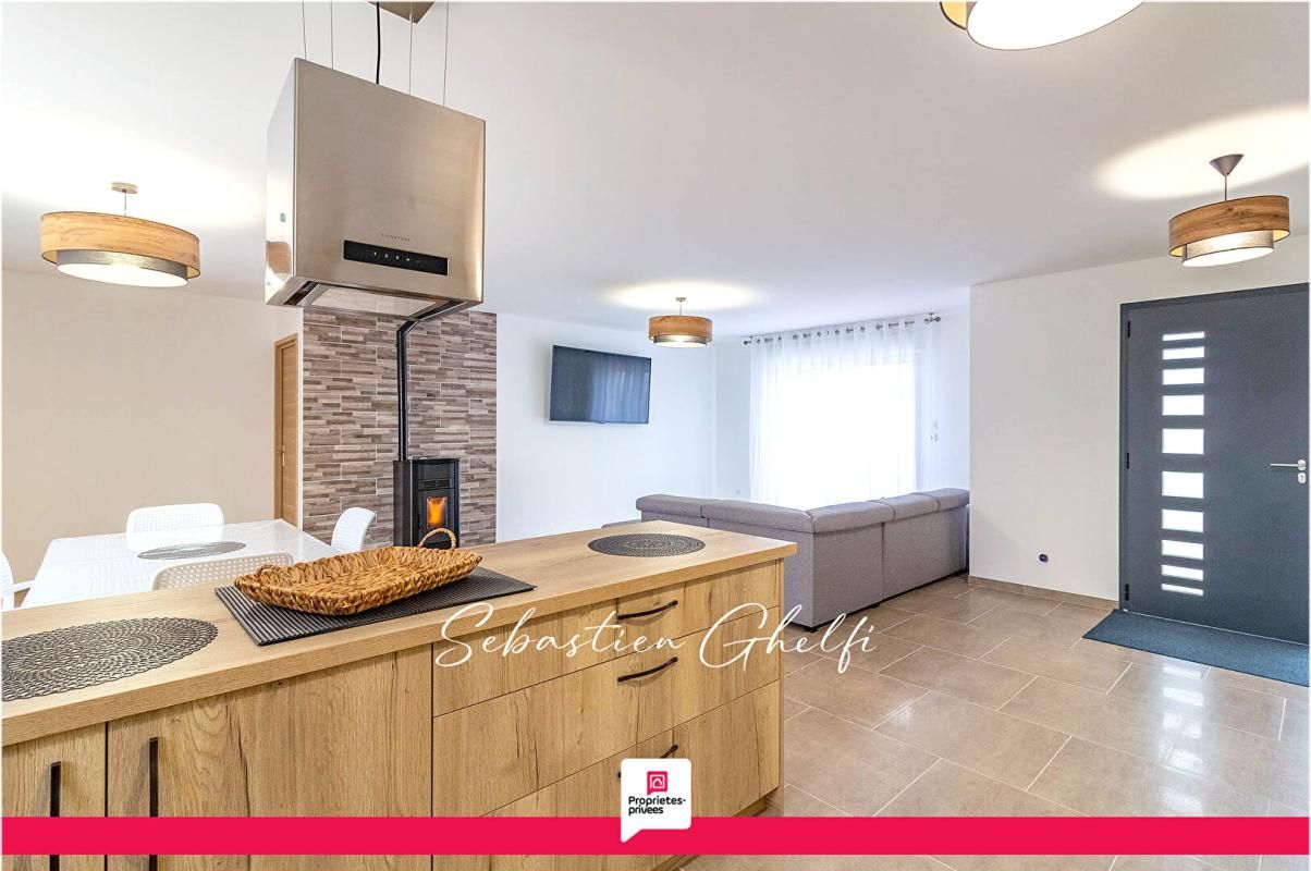 CONTRES Belle maison de plain pied-3 chambres possibilité de 4-cellier-garage 3