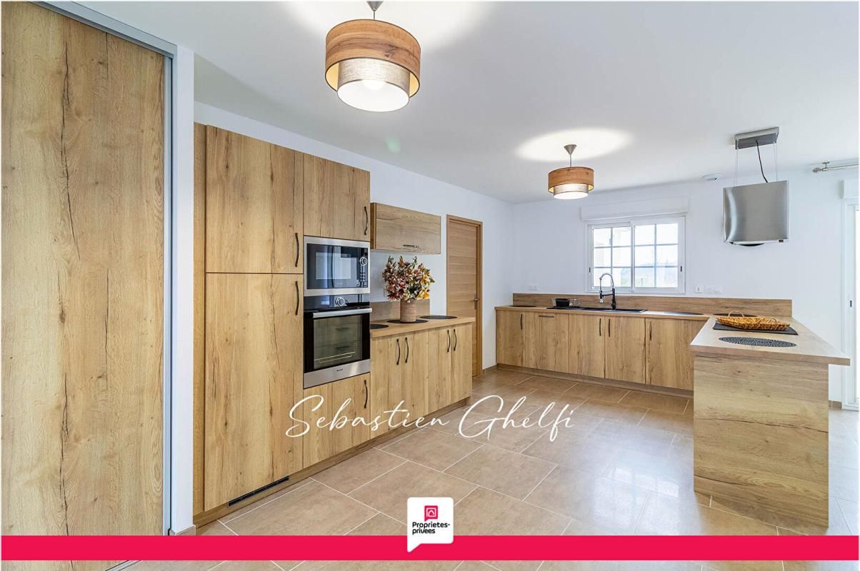 CONTRES Belle maison de plain pied-3 chambres possibilité de 4-cellier-garage 4