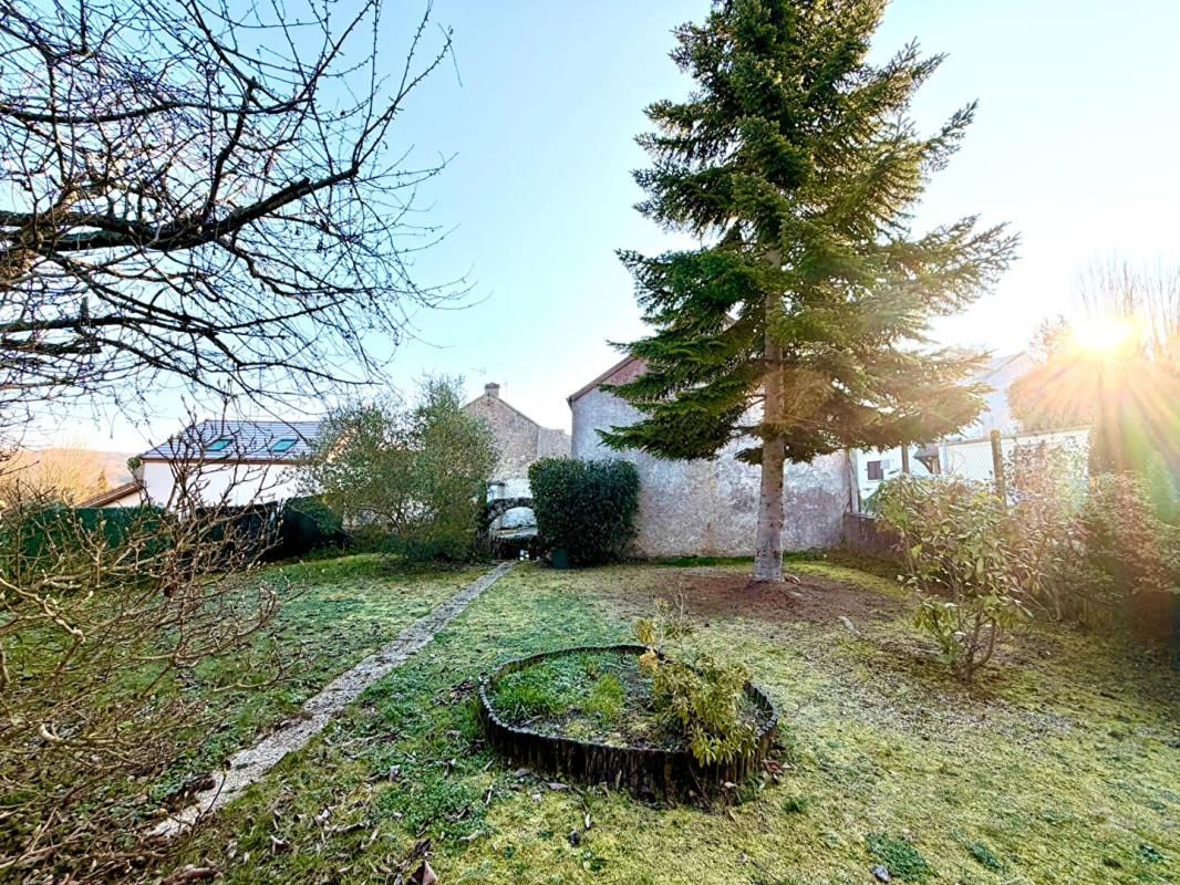 BAZEMONT À Bazemont, maison indépendante de plain-pied avec jardin - à rénover 3