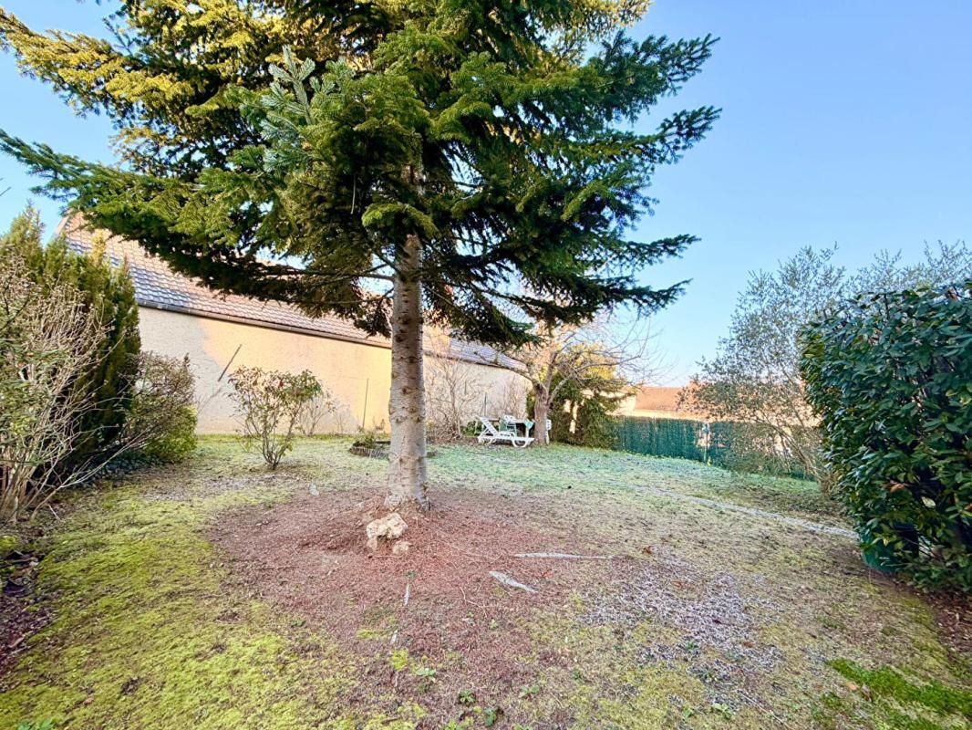 BAZEMONT À Bazemont, maison indépendante de plain-pied avec jardin - à rénover 4