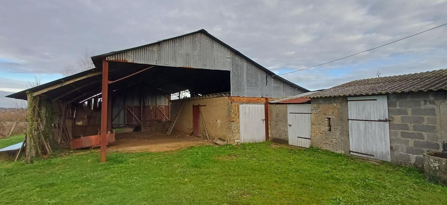 LEZIGNE Ancien corps de ferme Huille Lezigne 3