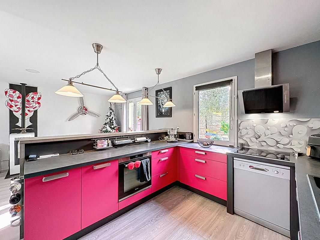 MANOSQUE Maison Manosque 3 chambres , quartier recherché 4