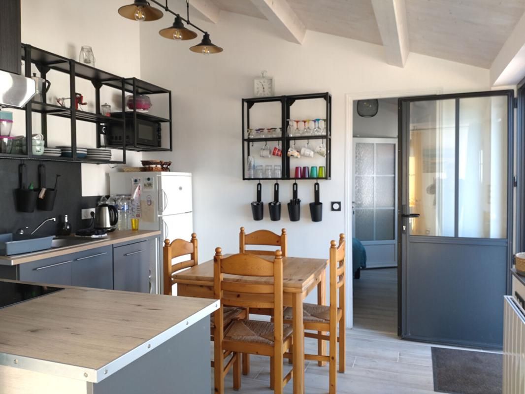 L'ILE-D'YEU PORT JOINVILLE  IDEAL PIED A TERRE 2