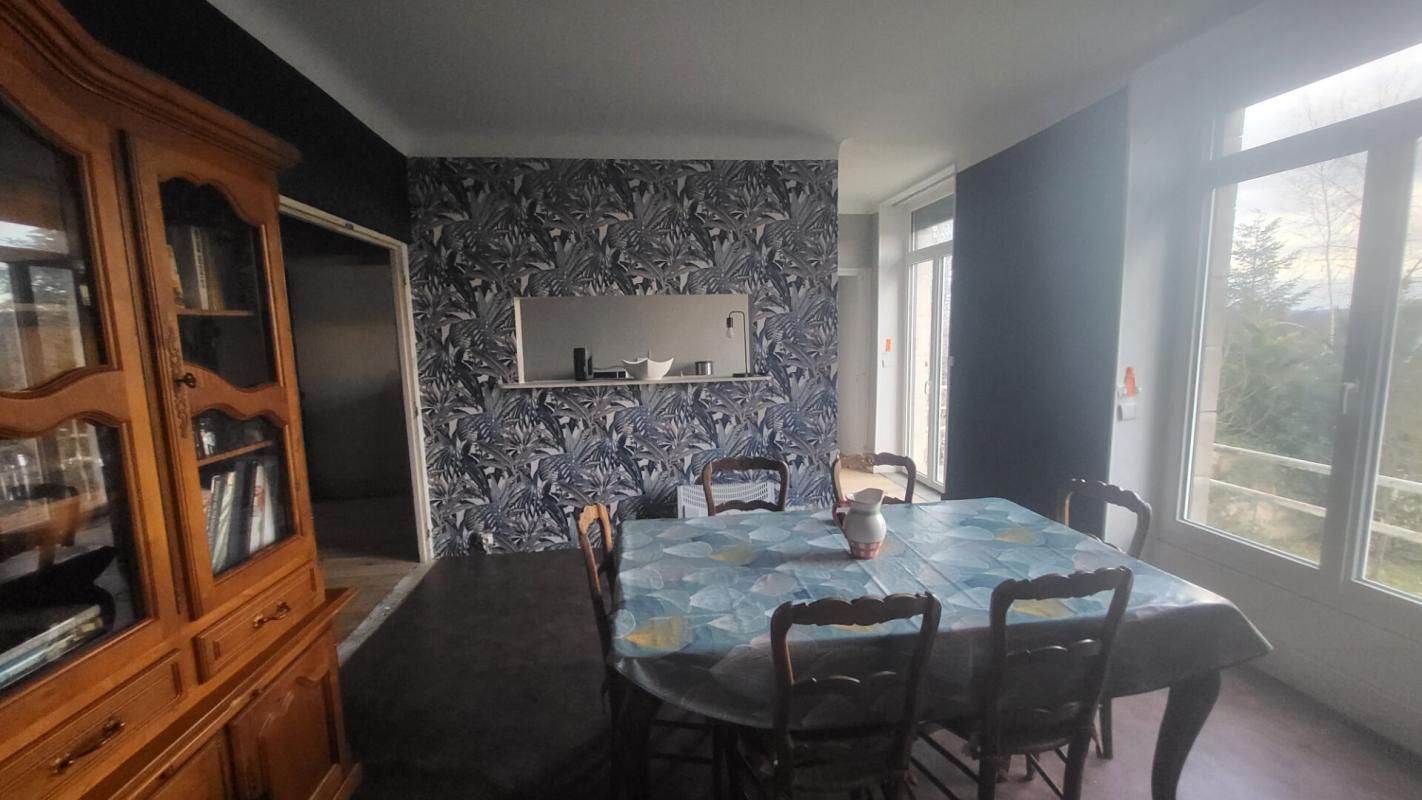 LANUEJOULS Maison Lanuejouls 9 pièce(s) 190 m2 4